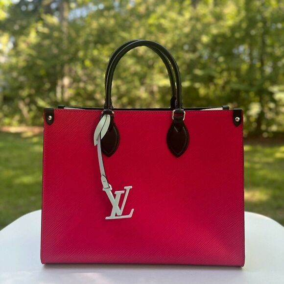 Louis Vuitton Epi Onthego MM in Grenade White Tote Shoulder Handbag - Picture 2 of 13